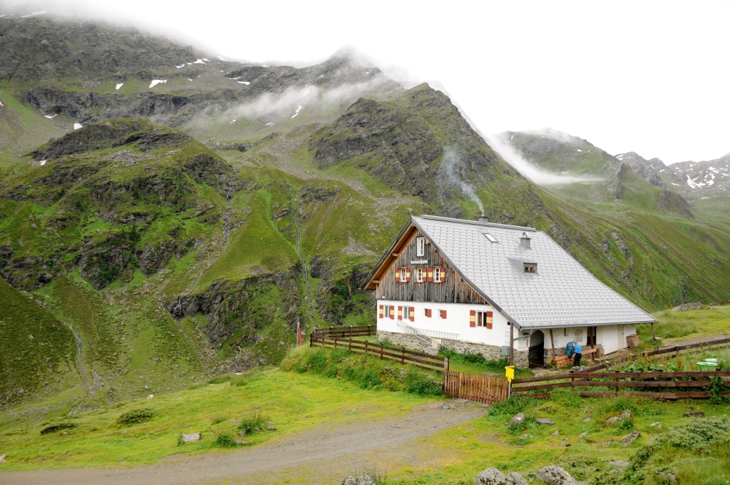 2. Tag: Abmarsch von der Potsdamer Hütte, Blick nach Süden.