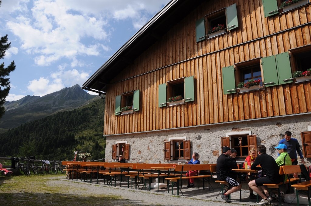 Nachmittagsstimmung an der Schweinfurter Hütte.