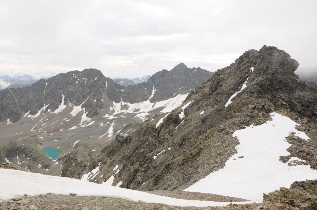 Kraspes-See, dahinter der Roßkogel.